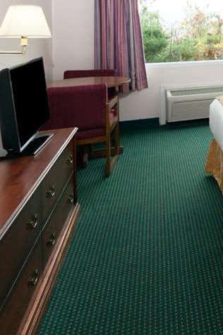 Hotel Days Inn by Wyndham Dahlonega University Area photo 3