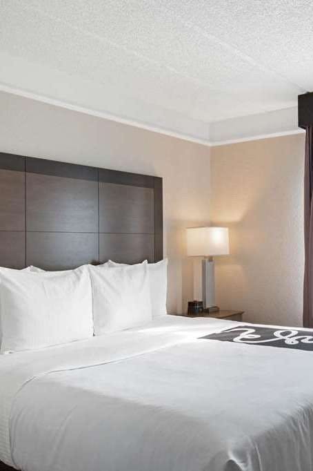 Hotel La Quinta Inn Ste Miami AP W photo 1