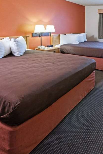 Hotel AmericInn by Wyndham Sturgeon Bay photo 2