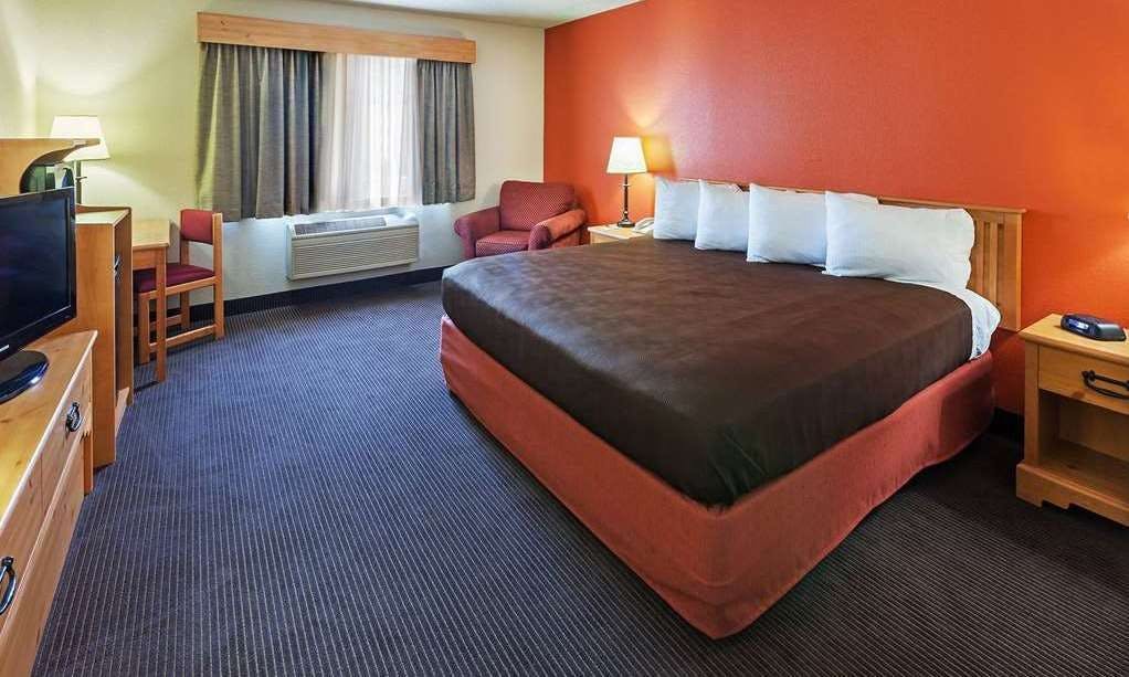 AmericInn by Wyndham Sturgeon Bay