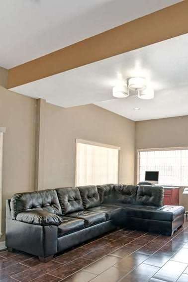 Hotel Days Inn by Wyndham San Antonio Near Fiesta Park photo 5