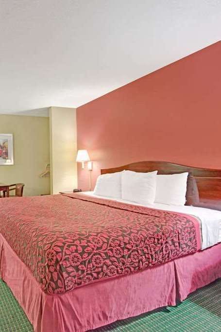 Hotel Days Inn by Wyndham San Antonio Near Fiesta Park photo 1