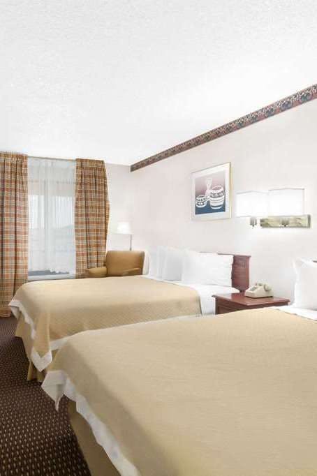 Hotel Days Inn by Wyndham Kingman West photo 1