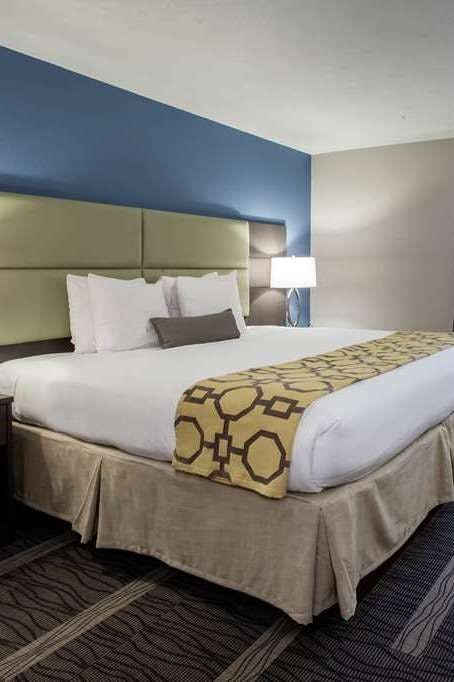 Hotel Baymont I S Traverse City photo 1