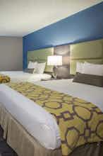 Hotel Baymont I S Traverse City photo 2