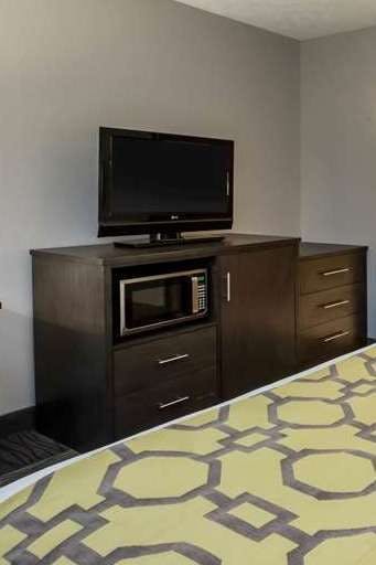 Hotel Baymont I S Traverse City photo 3