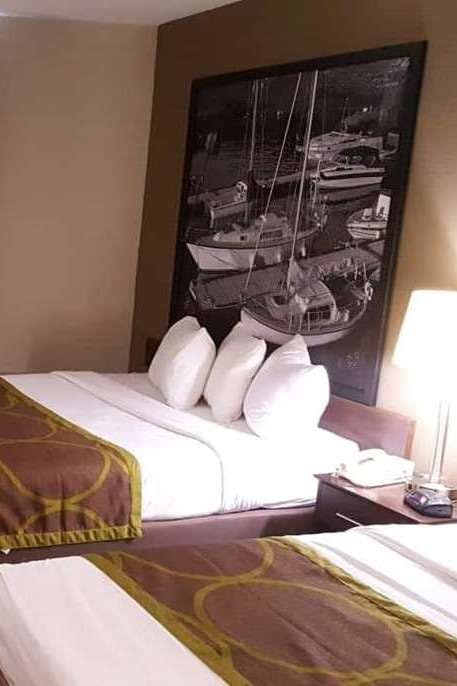 Hotel Super 8 by Wyndham Sarnia ON photo 2