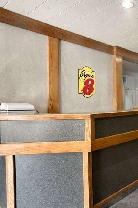 Hotel Super 8 by Wyndham Sarnia ON photo 5