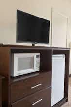 Hotel Super 8 by Wyndham Sarnia ON photo 3