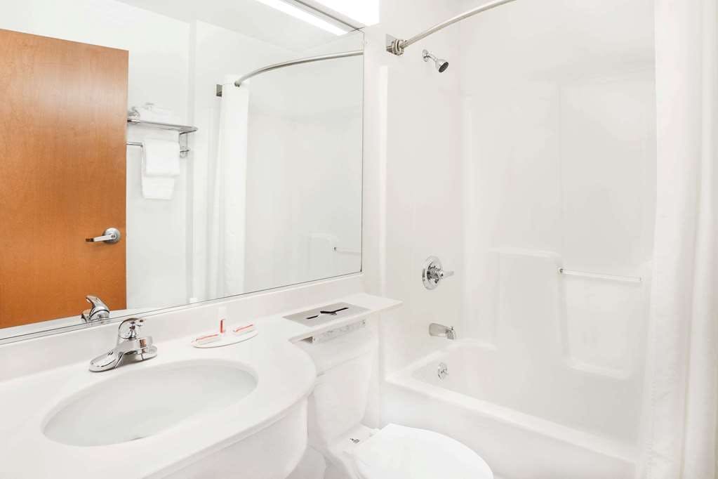 Hotel Microtel Inn & Suites by Wyndham Beckley East photo 3