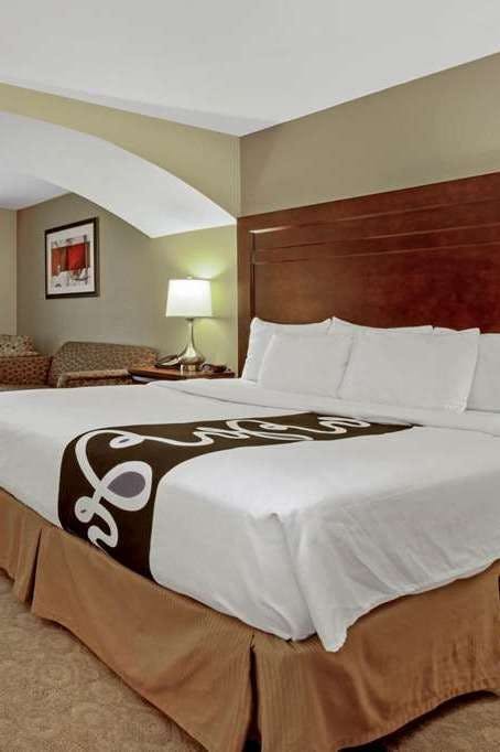 Hotel La Quinta Inn & Suites by Wyndham Bismarck photo 1