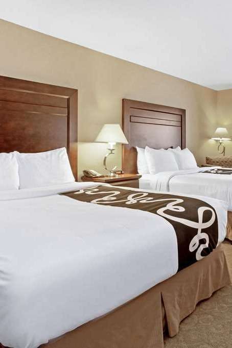 Hotel La Quinta Inn & Suites by Wyndham Bismarck photo 2