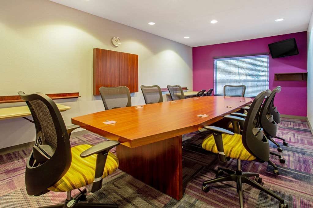 Hotel La Quinta Inn & Suites by Wyndham Bismarck photo 5