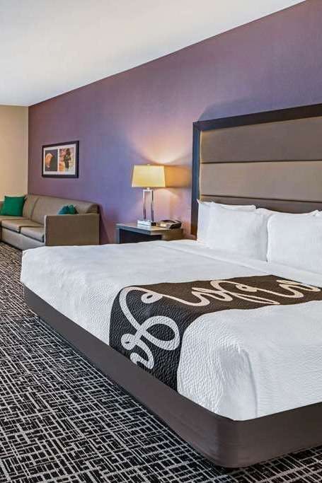 Hotel La Quinta Inn & Suites by Wyndham McAllen La Plaza Mall photo 1