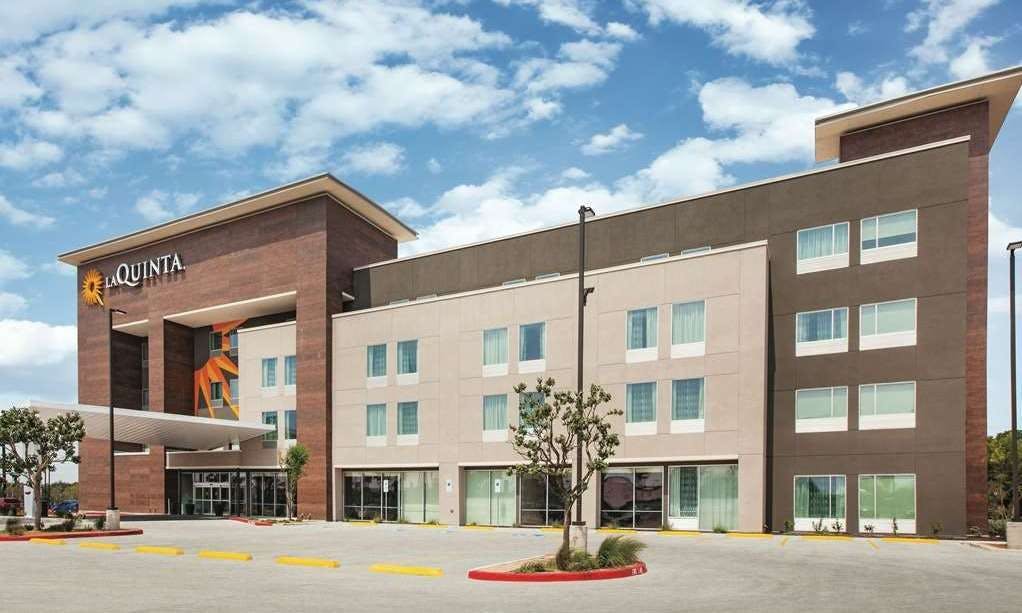 La Quinta Inn & Suites by Wyndham McAllen La Plaza Mall