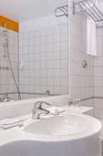 Hotel Wyndham Garden Duesseldorf City Centre Koenigsallee photo 5