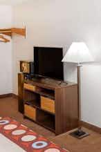 Hotel Super 8 by Wyndham Pekin/Peoria Area photo 2