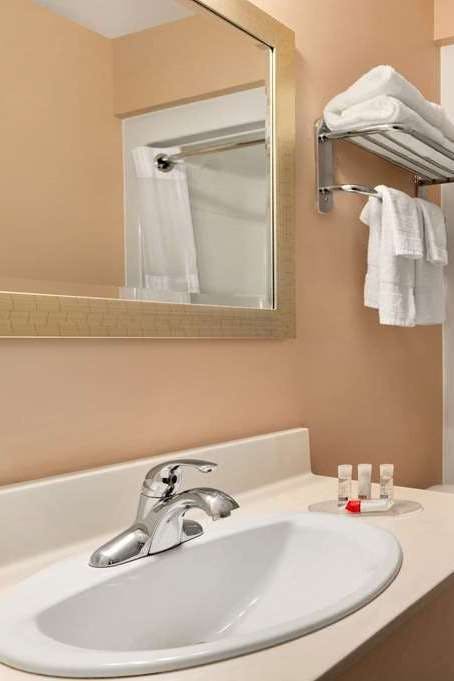 Hotel Days Inn by Wyndham Fredericton photo 4