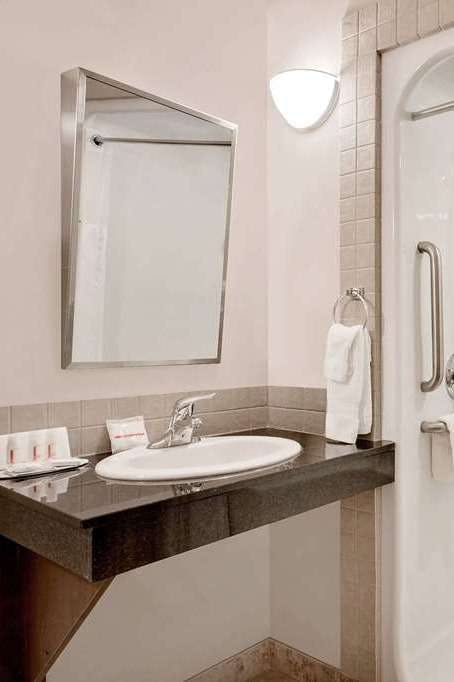 Hotel Ramada Lac La Biche photo 4