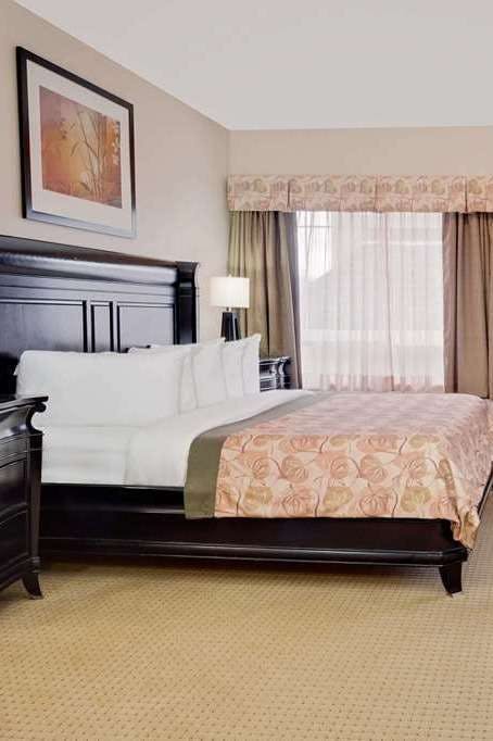 Hotel Ramada Lac La Biche photo 1