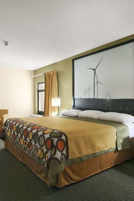 Hotel Super 8 by Wyndham Columbia City photo 1