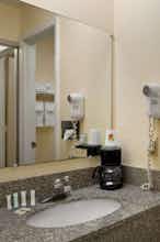 Hotel Super 8 by Wyndham Columbia City photo 4
