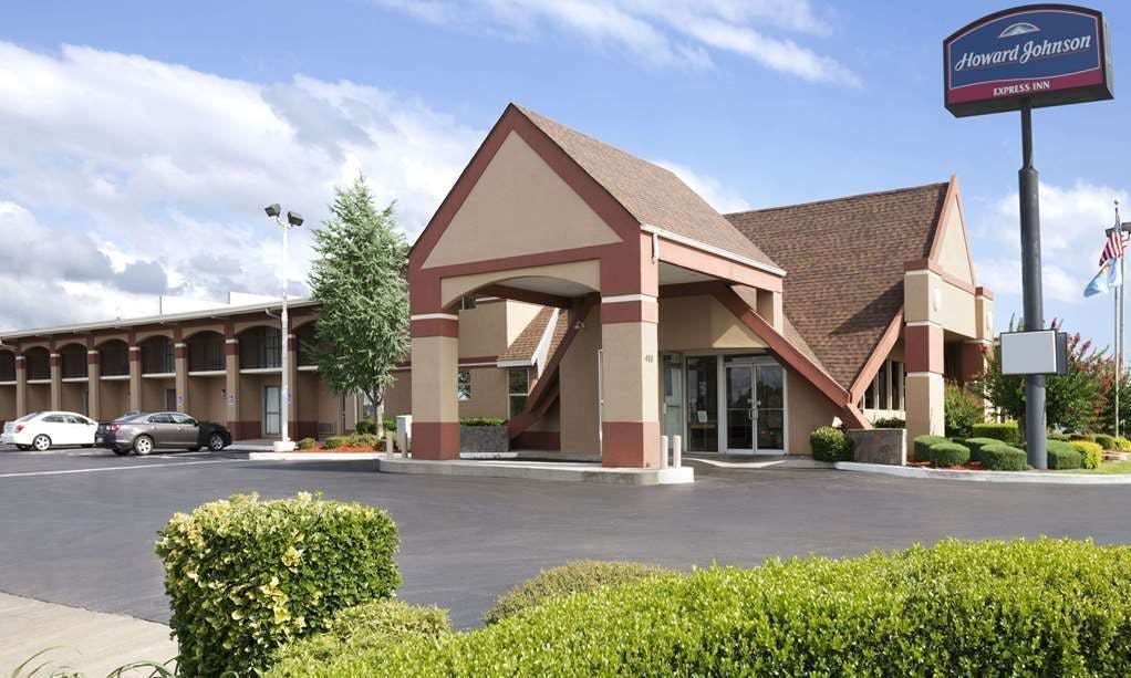 Howard Johnson by Wyndham Oklahoma City Airport/ Fairgrounds