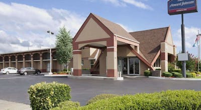 Howard Johnson by Wyndham Oklahoma City Airport/ Fairgrounds