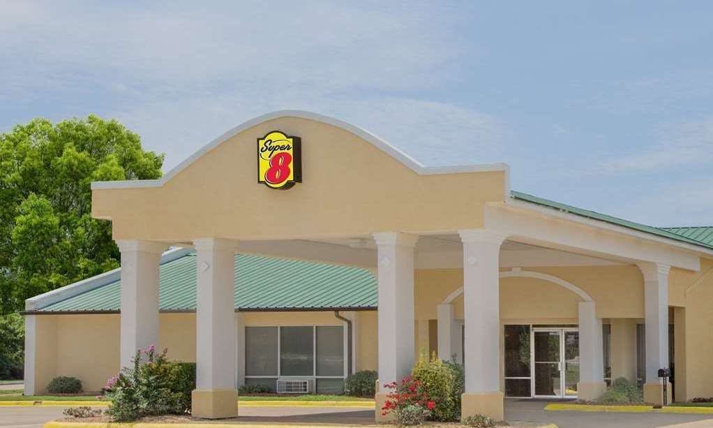 Super 8 by Wyndham Brinkley