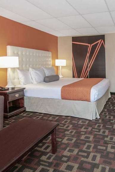 Hotel Howard Johnson by Wyndham Oklahoma City Airport/ Fairgrounds photo 1