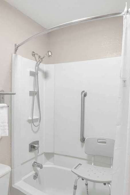 Hotel Super 8 by Wyndham Brinkley photo 4