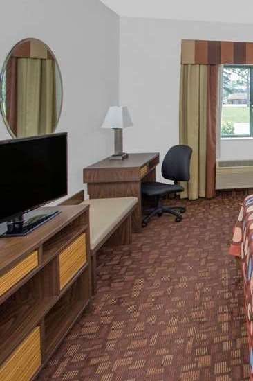 Hotel Super 8 by Wyndham Three Rivers photo 3