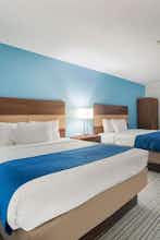 Hotel Ramada by Wyndham Effingham photo 2