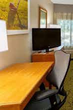 Hotel Days Inn and Suites Madison photo 3