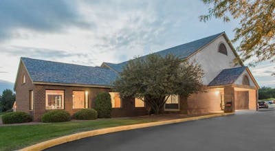 Super 8 by Wyndham Dodgeville