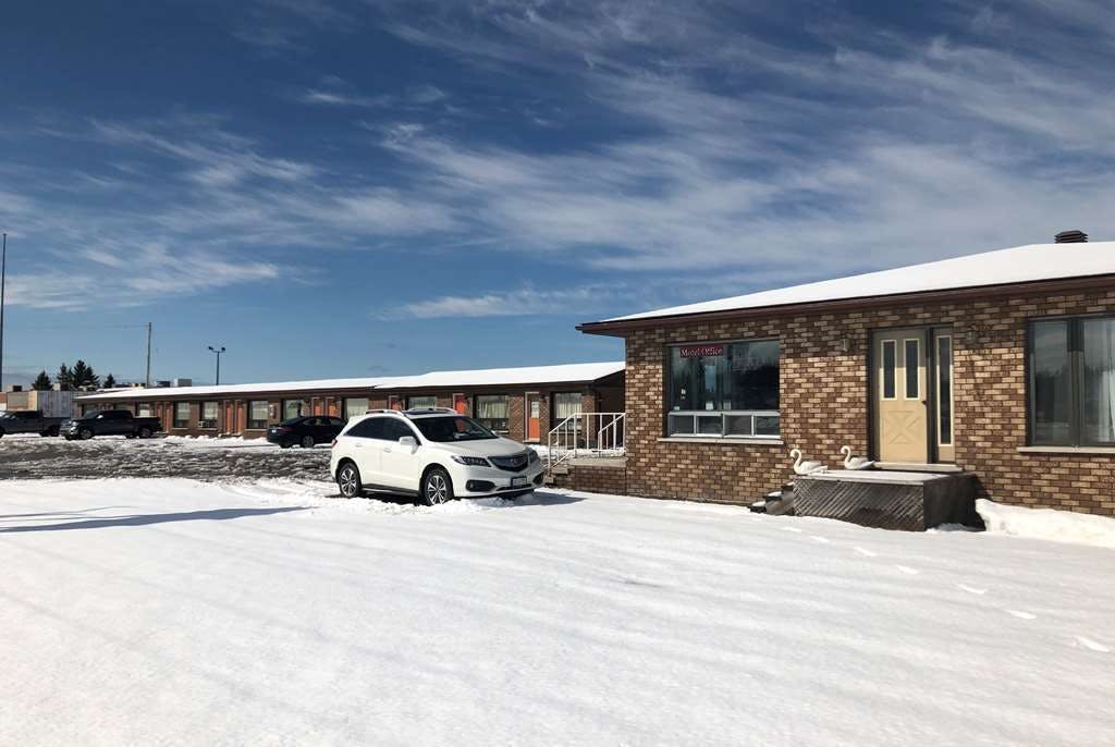 Travelodge by Wyndham Cochrane Ontario