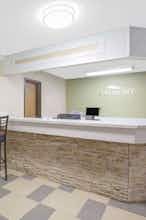 Hotel Baymont Inn Suites Ames photo 4