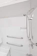Hotel Baymont Inn Suites Ames photo 3