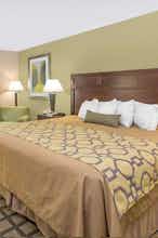 Hotel Baymont Inn Suites Ames photo 1