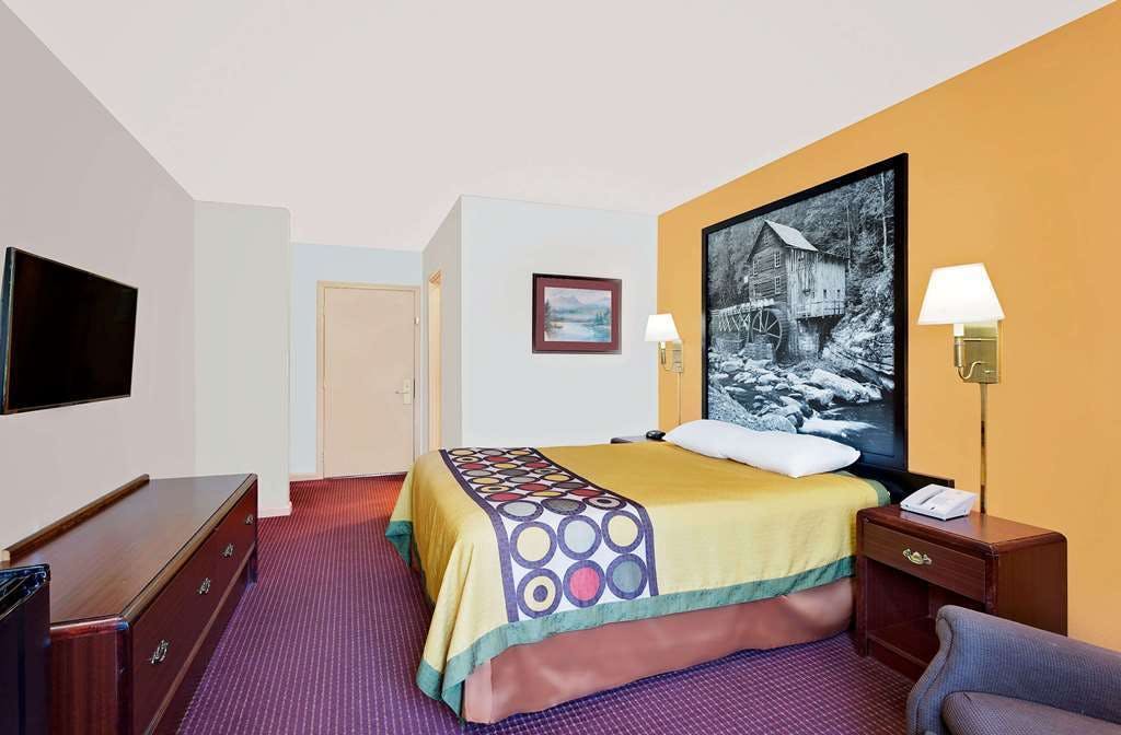 Hotel Super 8 by Wyndham Hillsville photo 5