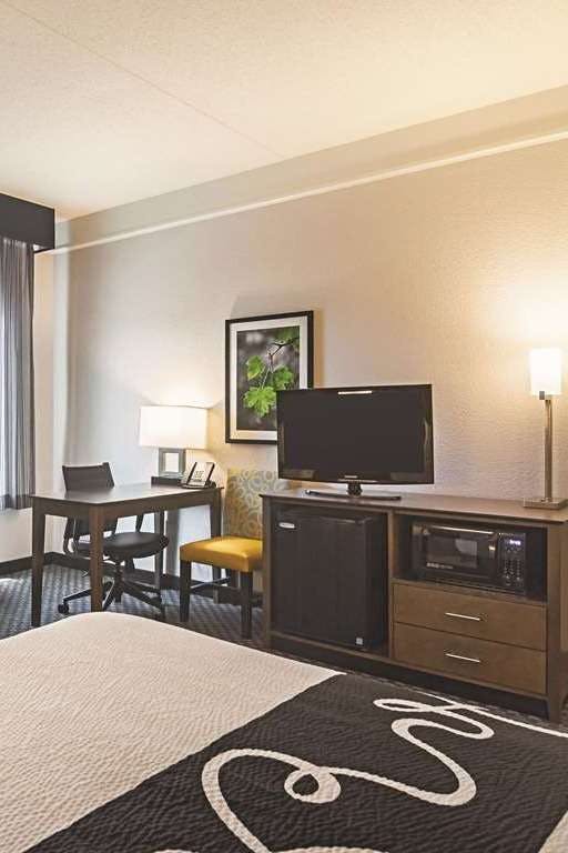 Hotel La Quinta Inn & Suites by Wyndham Oklahoma City - NW Expwy photo 4