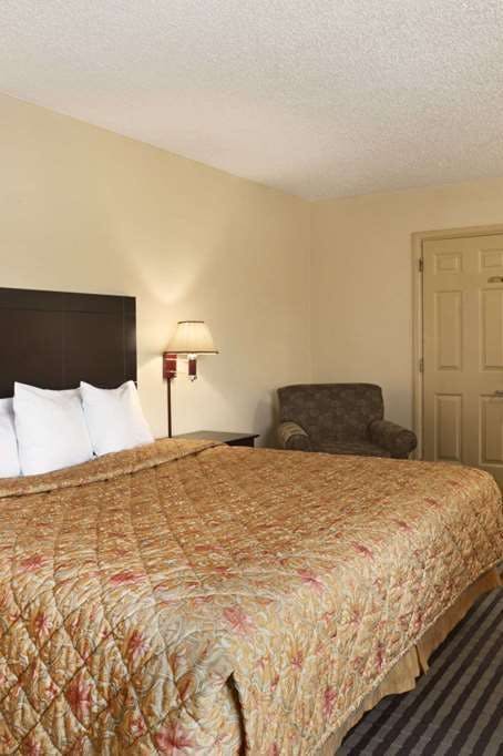 Hotel Days Inn by Wyndham Lawton photo 1