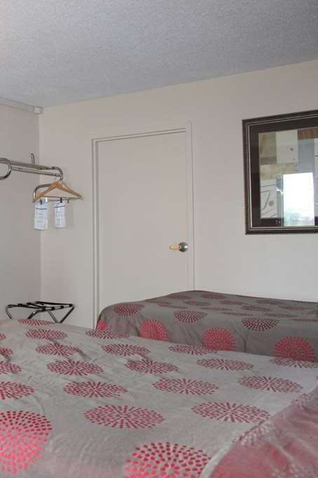 Hotel Ramada by Wyndham Harrisonburg photo 2