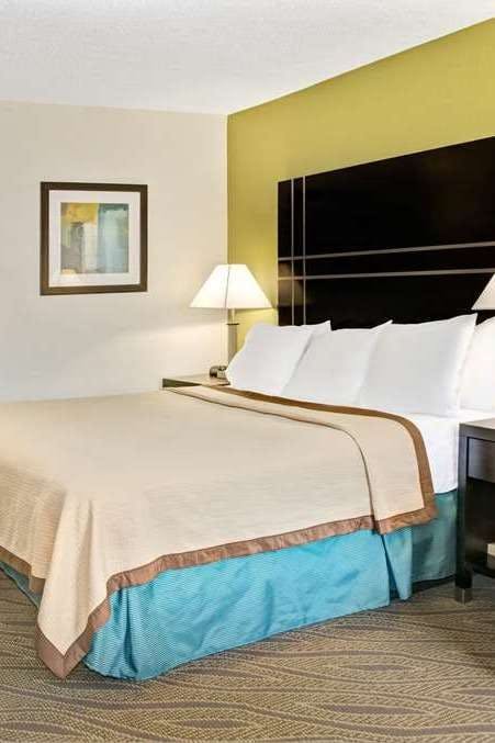 Hotel Howard Johnson by Wyndham Houston Heights/Downtown photo 1