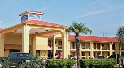 Howard Johnson by Wyndham Houston Heights/Downtown