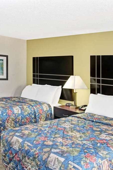 Hotel Howard Johnson by Wyndham Houston Heights/Downtown photo 3