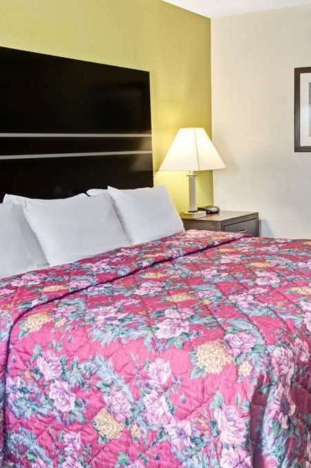 Hotel Howard Johnson by Wyndham Houston Heights/Downtown photo 2