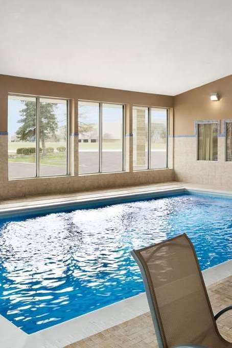 Hotel Super 8 by Wyndham Joliet I-55 N/Chicago photo 5