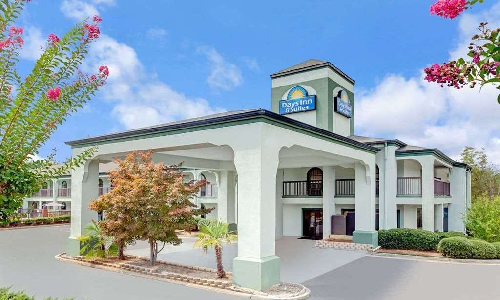 Days Inn & Suites by Wyndham Stockbridge South Atlanta