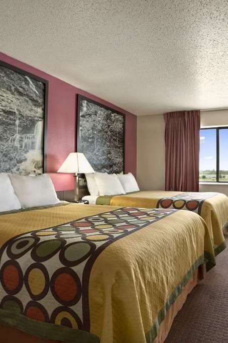 Hotel Super 8 by Wyndham Cameron photo 3